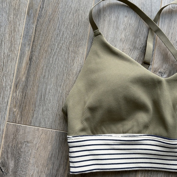NWOT Aerie Offline Olive Green with Strips Sports Bra - Picture 2 of 4